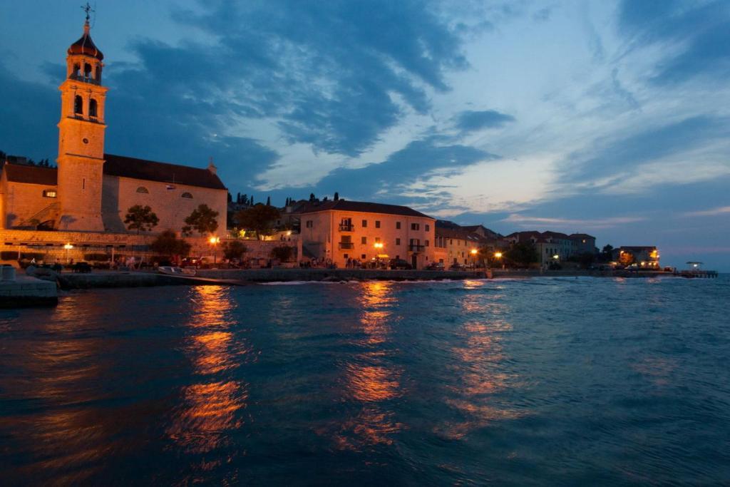 Villa Dinka Sutivan Rom bilde